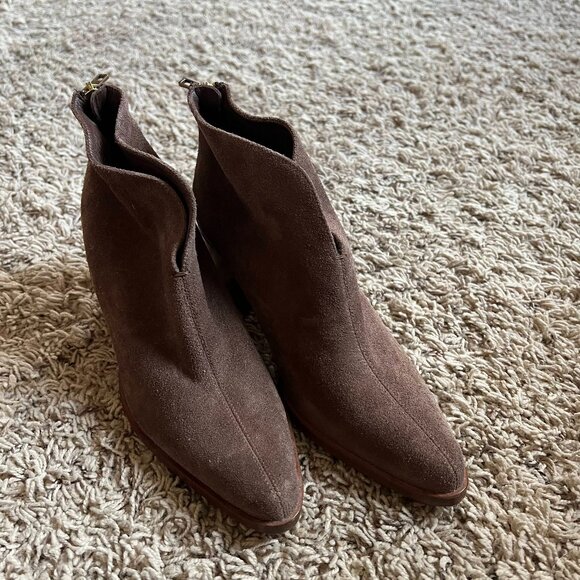 NEW Vince Havana Notch Bootie in Walnut, Size 8 - Picture 1 of 4